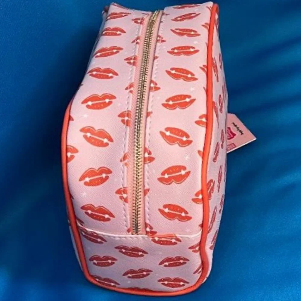 NWT ~ THE VINTAGE COSMETIC CO PINK RED LIP COSMETIC MAKE - UP TRAVEL BAG / CASE